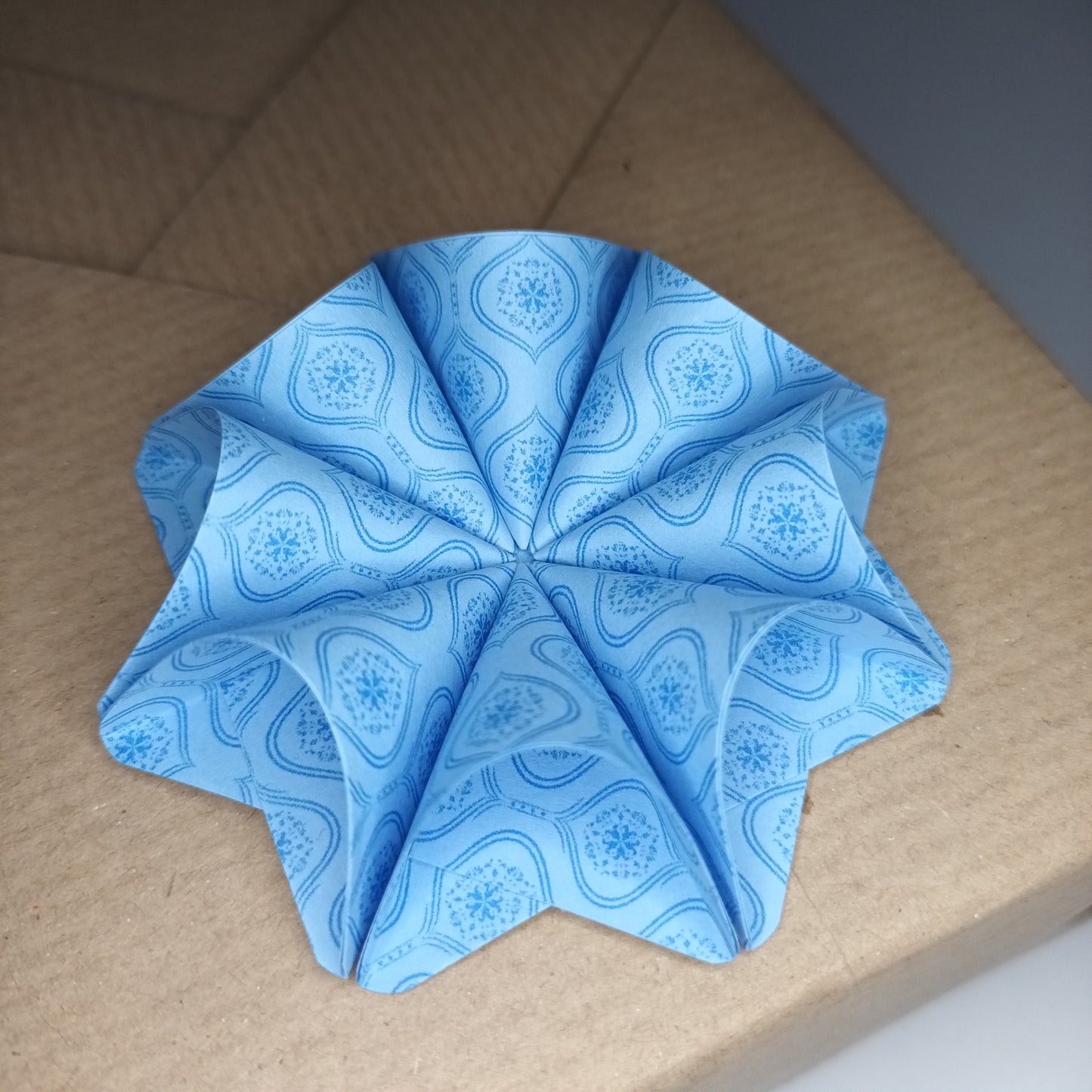 Motivpapier Ornamente (Motiv 1) in blauem Druck