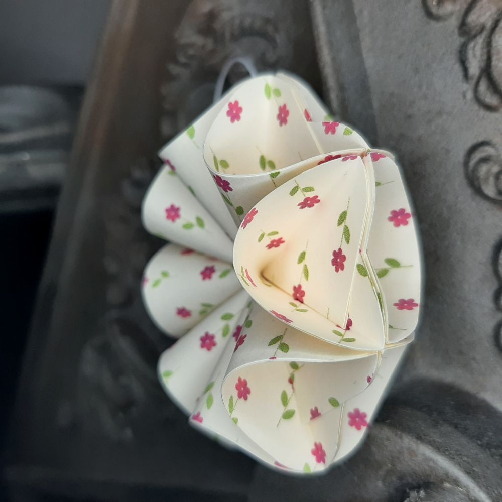 Motivpapier kleine Blümchen