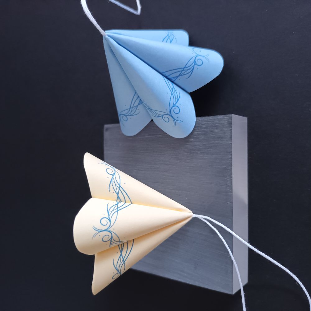 Motivpapier zarte Ranken blau