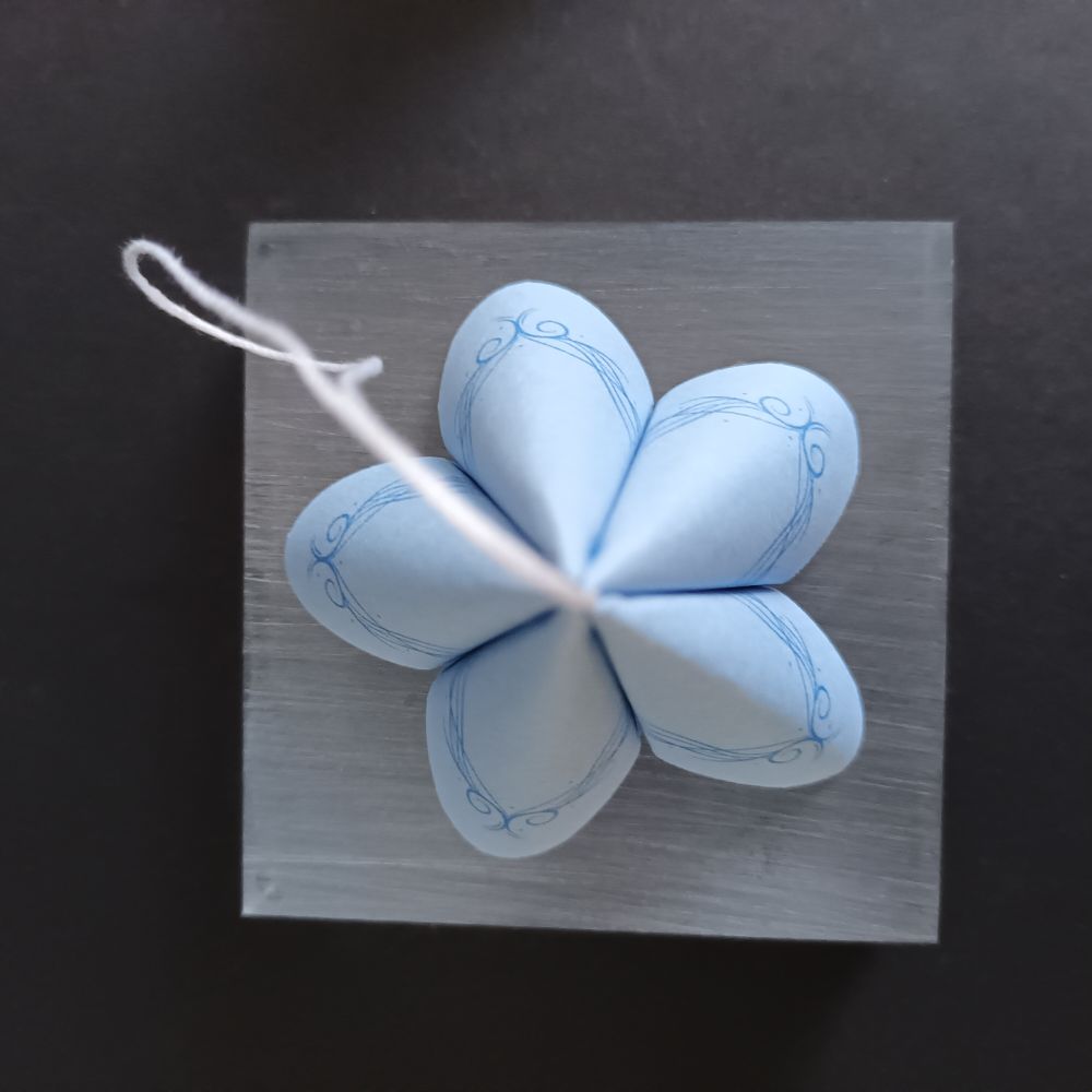 Motivpapier zarte Ranken blau