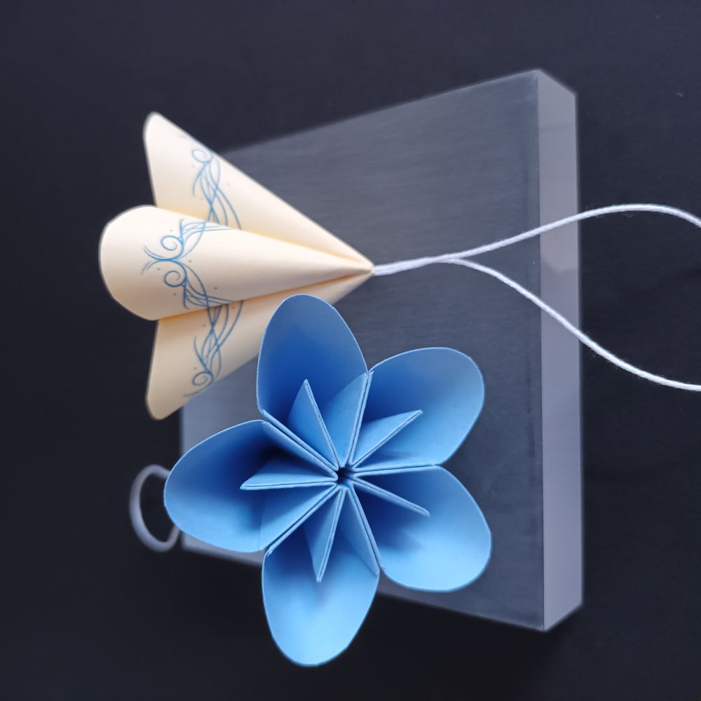 Motivpapier zarte Ranken blau