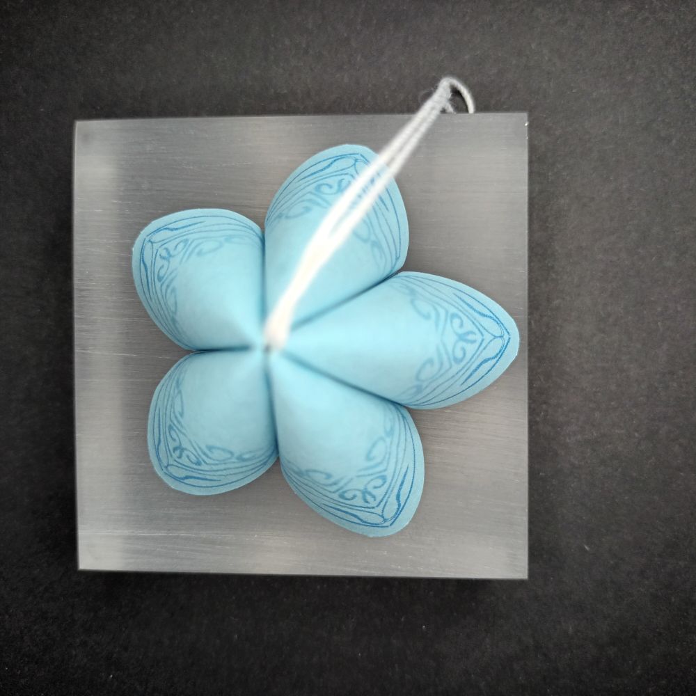 Anhänger Glockenblume Zierranke blau