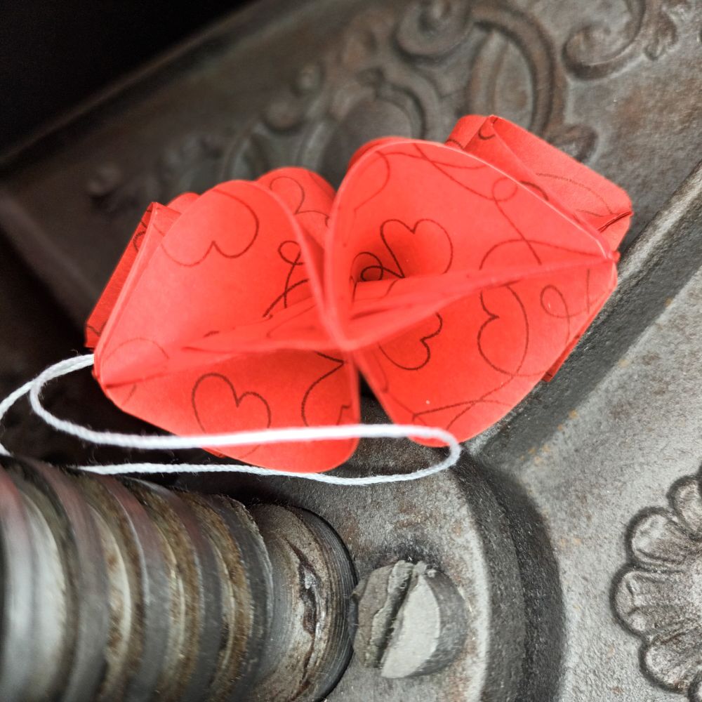 Motivpapier Herzlinie rot