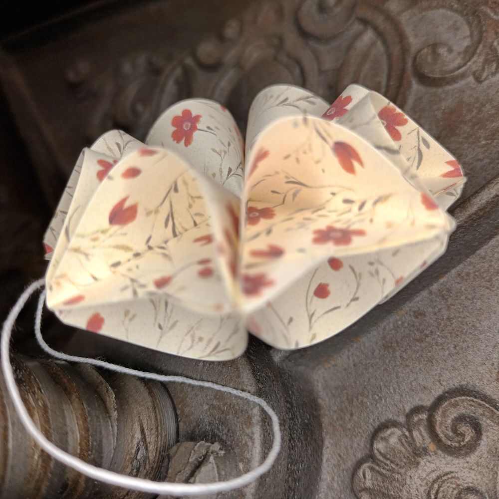 Motivpapier rote Blümchen