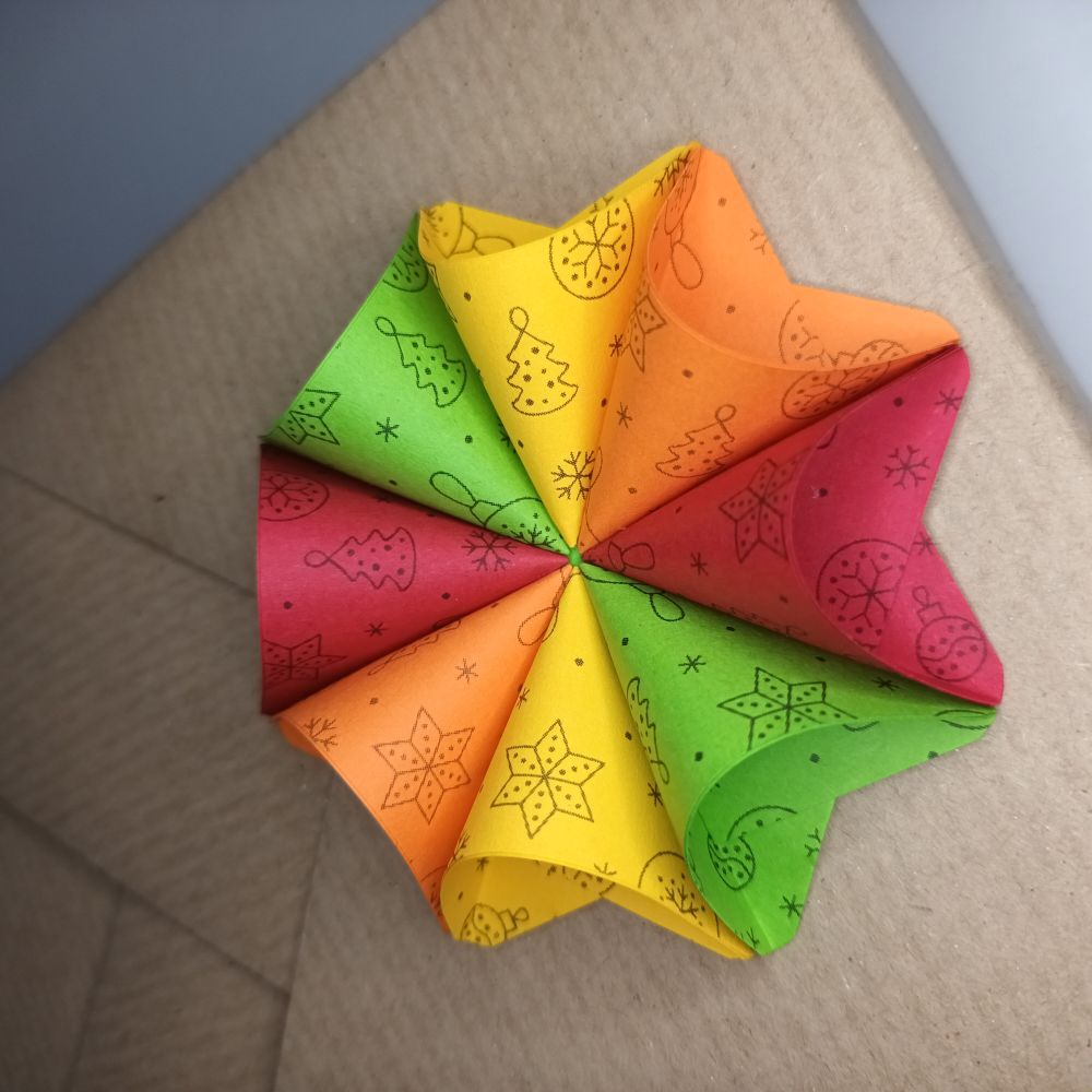Motivpapier Christbaumkugeln kräftige Farben
