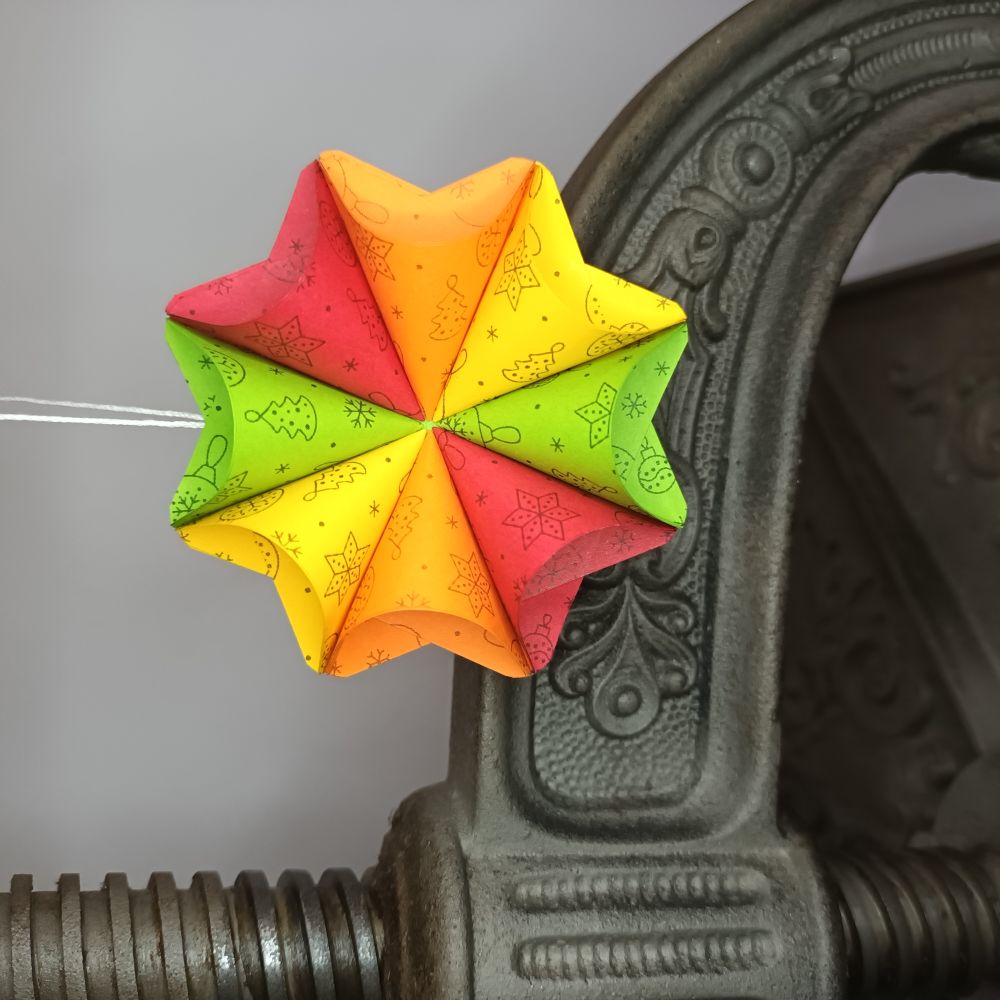 Motivpapier Christbaumkugeln kräftige Farben