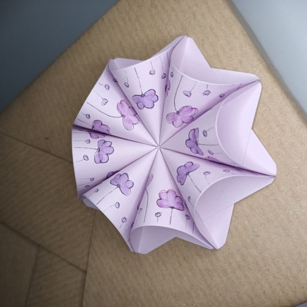 Motivpapier zarte lila Blümchen