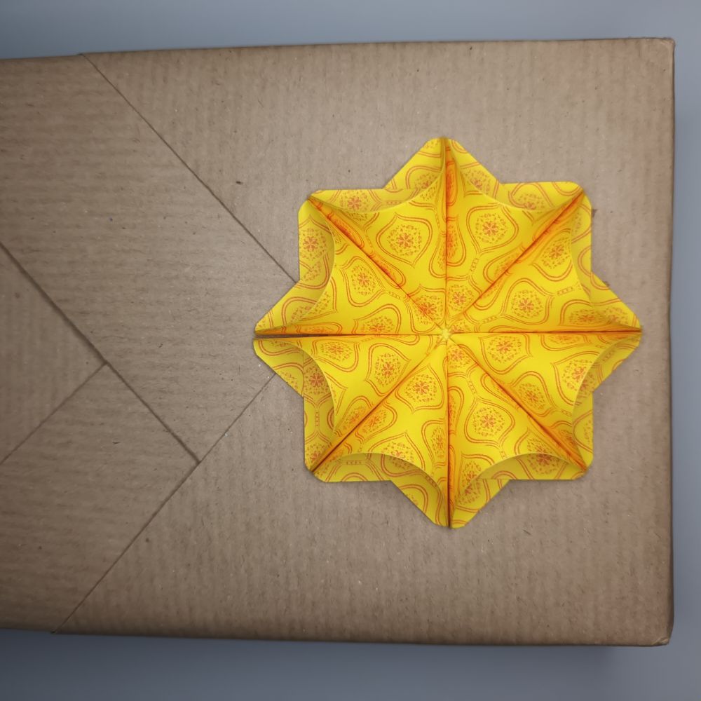 Motivpapier Ornamente (Motiv 1) in rotem Druck