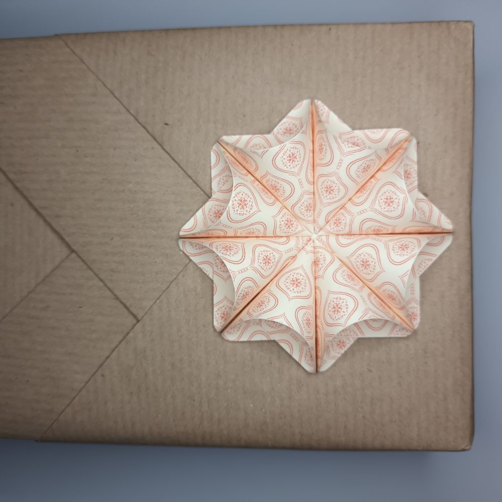 Motivpapier Ornamente (Motiv 1) in rotem Druck