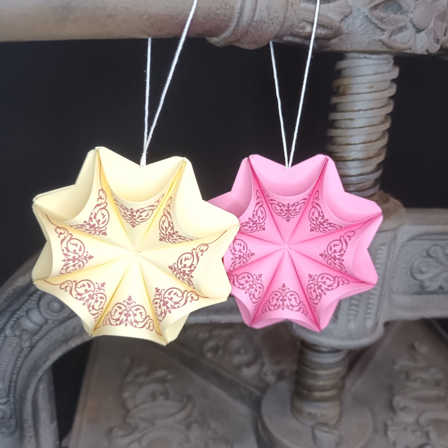 Motivpapier Ornament weinrot