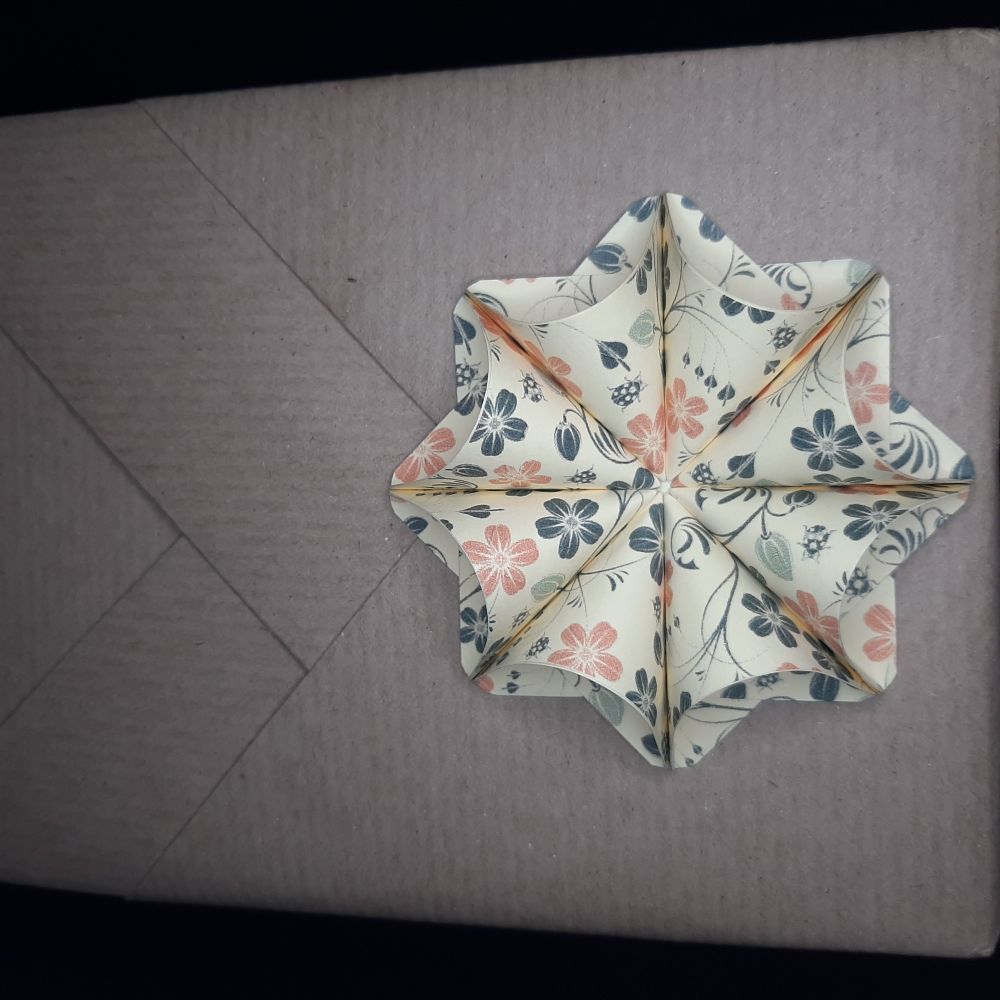 Motivpapier Blumen und Ranken
