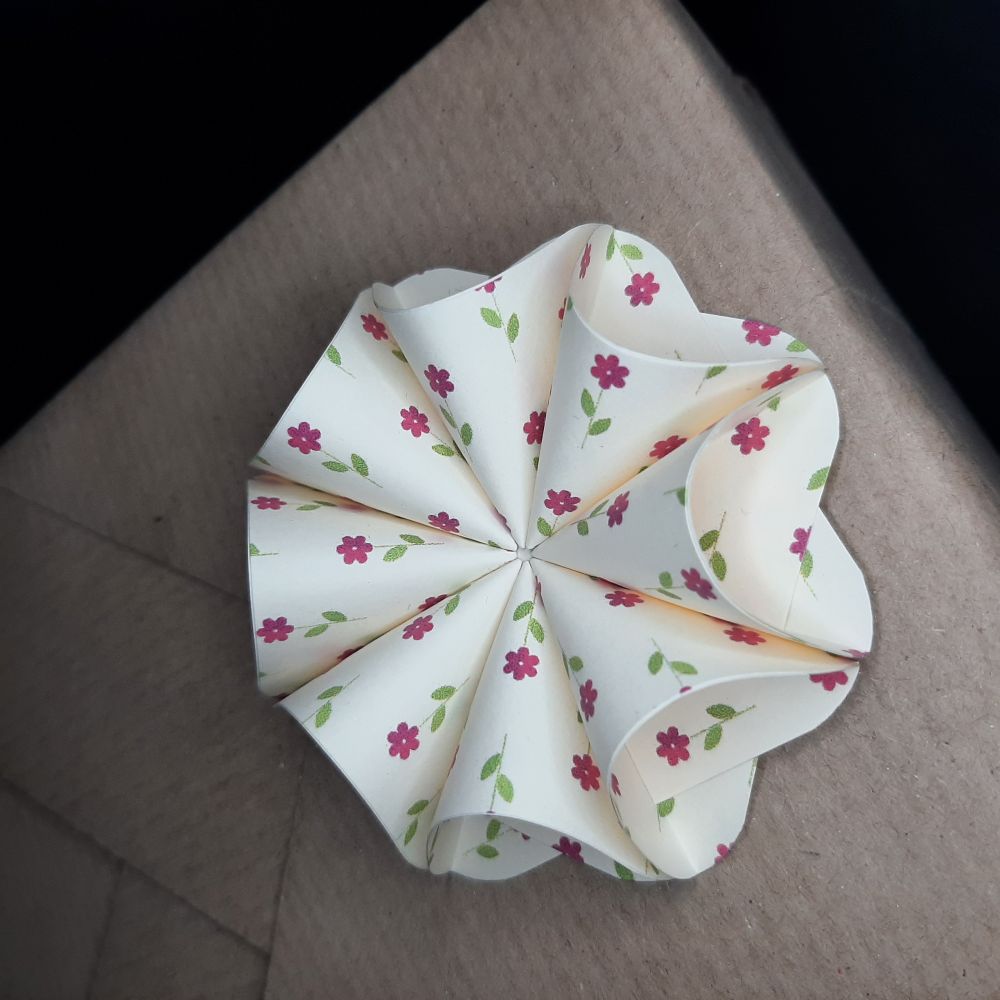 Motivpapier kleine Blümchen