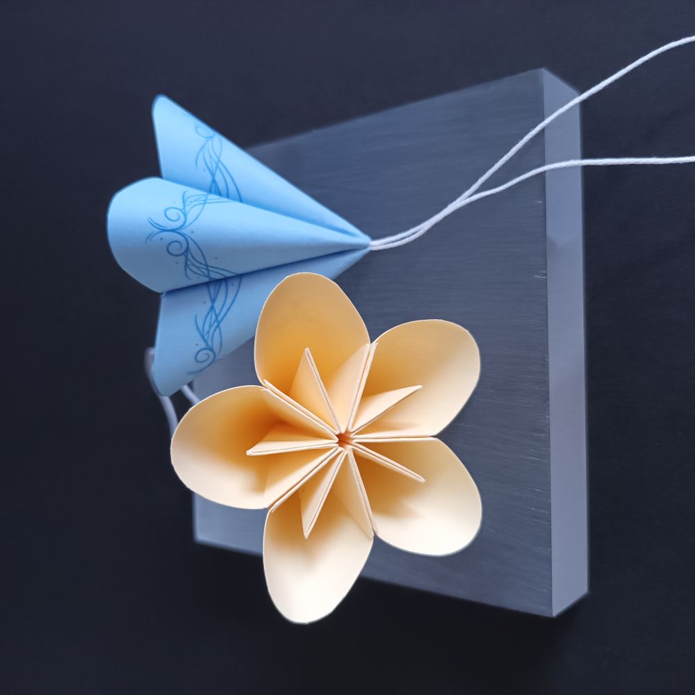 Anhänger Glockenblume zarte Ranken blau