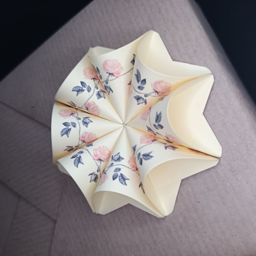 Motivpapier Rosenranke Vintage