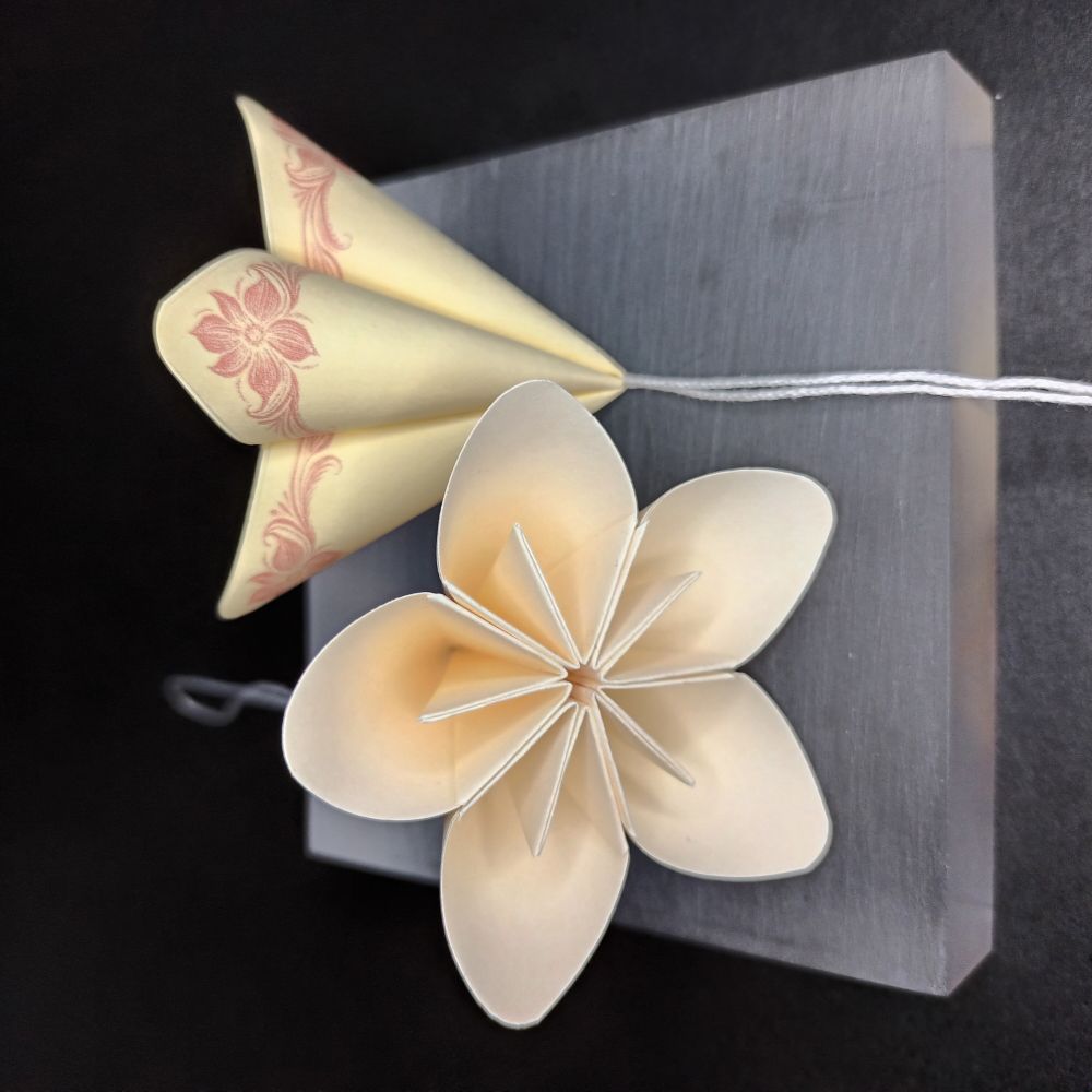 Motivpapier Eckenranke rot