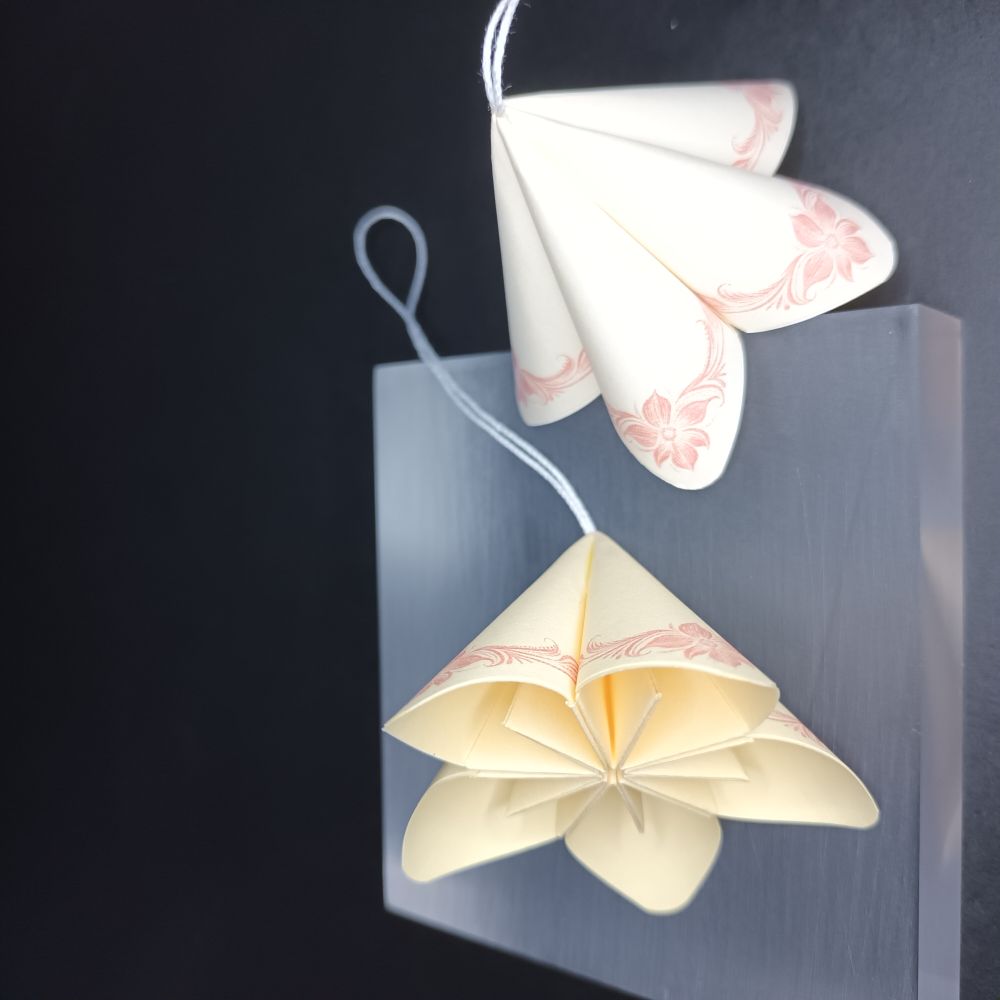 Motivpapier Eckenranke rot